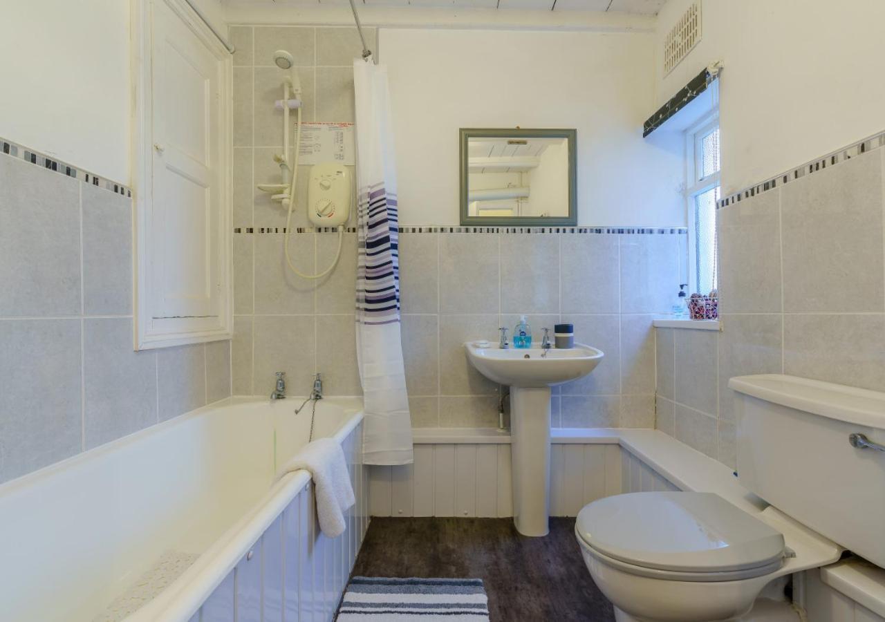 Alice Cottage Robin Hood's Bay Bagian luar foto