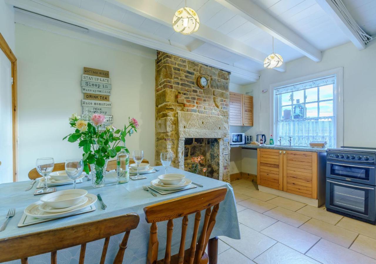 Alice Cottage Robin Hood's Bay Bagian luar foto